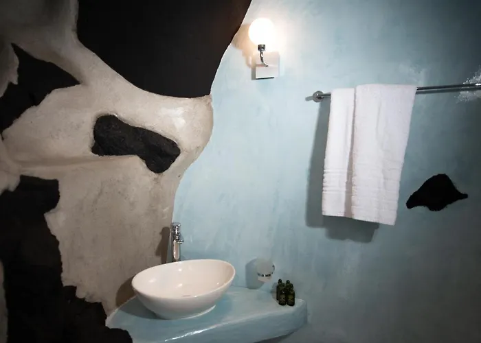 Willa Iatis View Collection