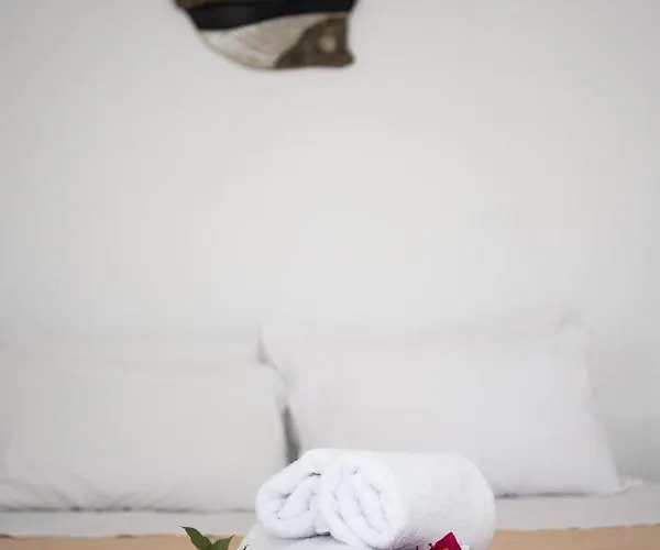 Willa Iatis View Collection