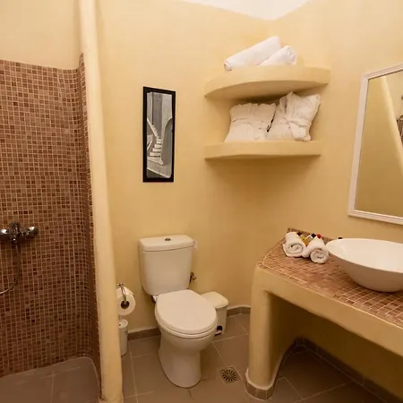 Willa Iatis View Collection