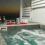 Iatis View Collection Villa Imerovigli (Santorini)